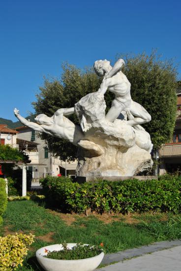 Monumento ai caduti in Piazza Giacomo Matteotti a Querceta