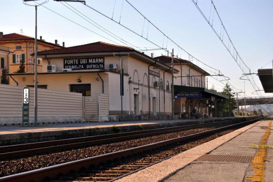 Stazione FS di Querceta