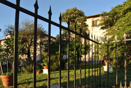 Villa Bagni Amadei, vista dal pozzo